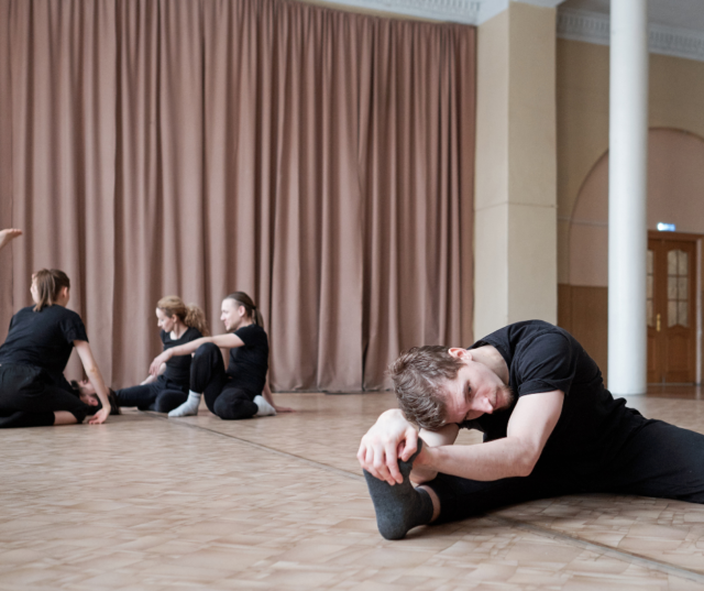 Dance class stretchers